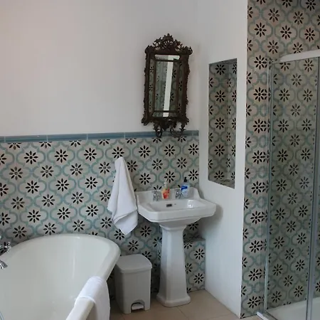 Bed and Breakfast Castle