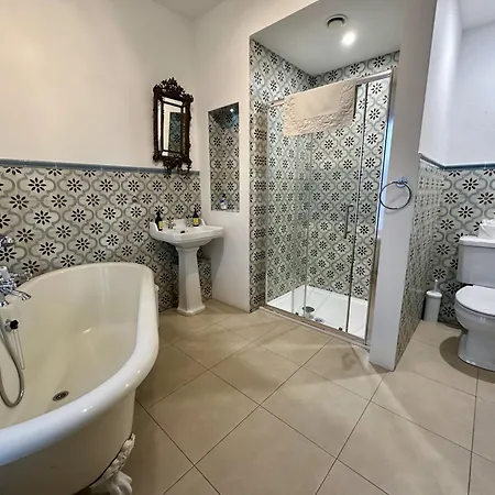 Castle Bed and Breakfast